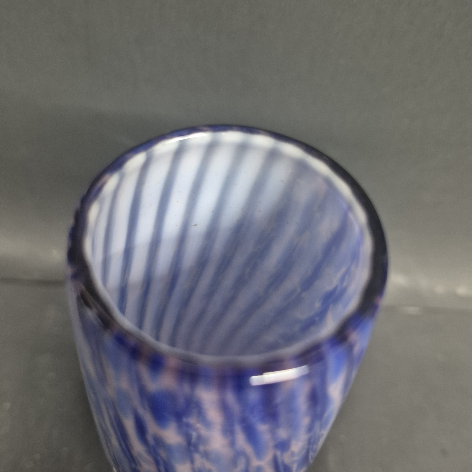 Norleans Cobalt Blue Art Glass Vase 6 1/2″ Japan Twist Spiral Lavender Marbled