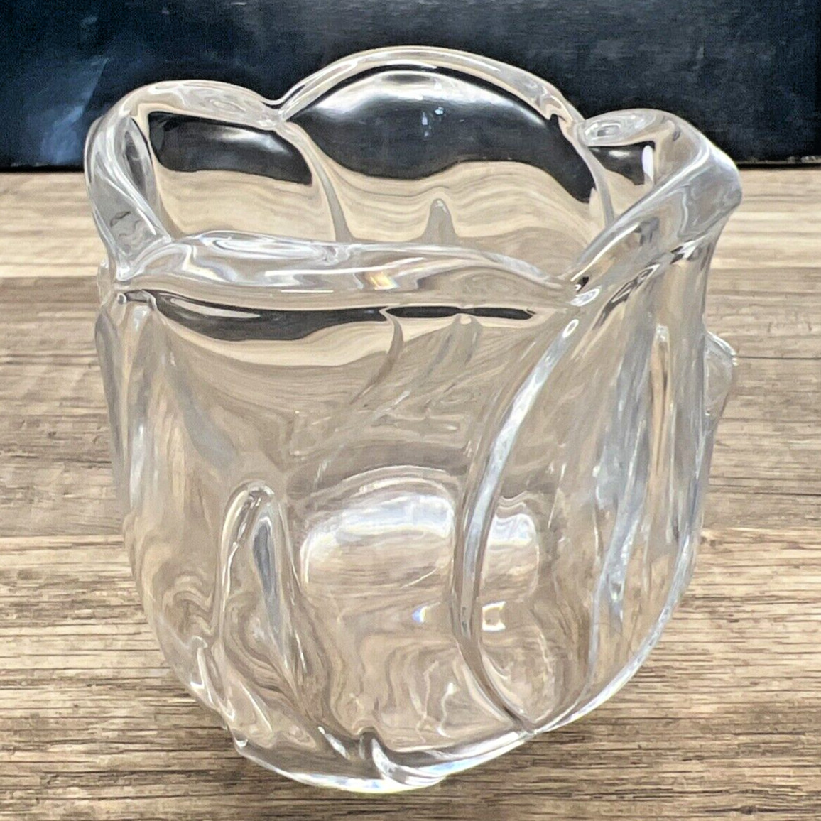 Tulip Crystal Art Glass Vase 3.25 in high 3 wide