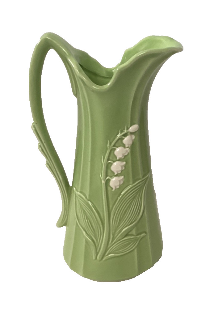 FTDA 1987 LILY OF THE VALLEY PITCHER/VASE 7.25″