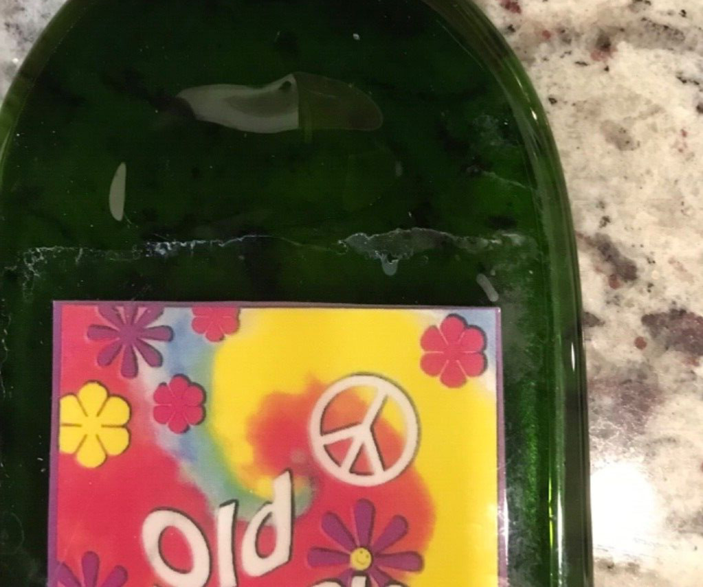 OLD HIPPIE AMERICAN TABLE WINE FLATTENED BOTTLE WALL HANGING HOME DECOR VGUC