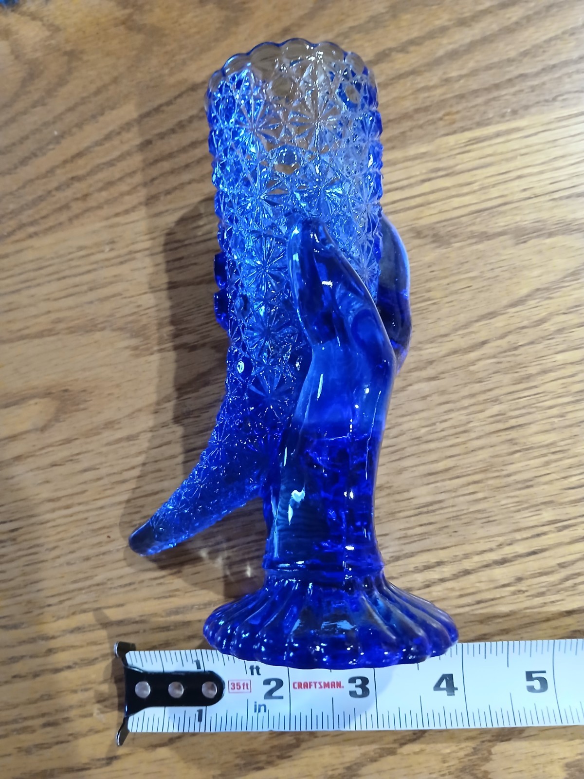 Vtg Fenton Colbalt Blue Glass Daisy And Button Cornucopia Hand Vase 6 1/8in