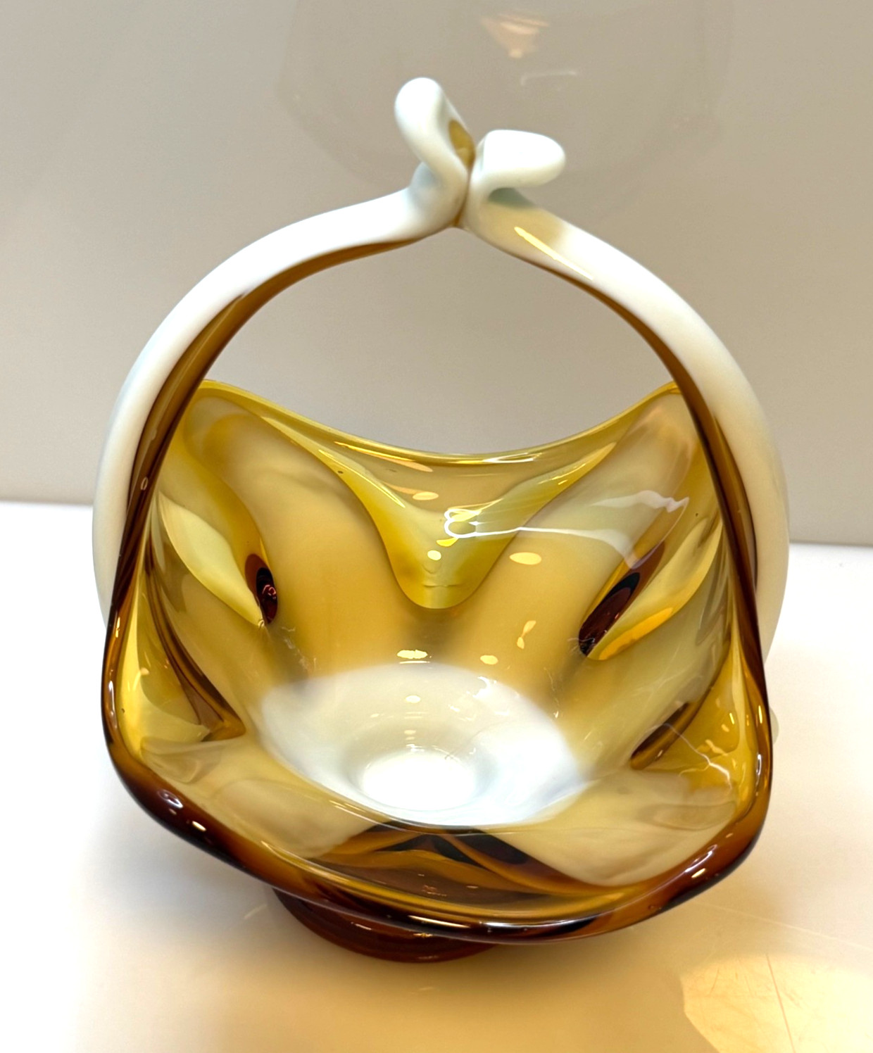 Handblown Peach and White Cased Glass Petal Basket White Handles 7″ Tall – EUC