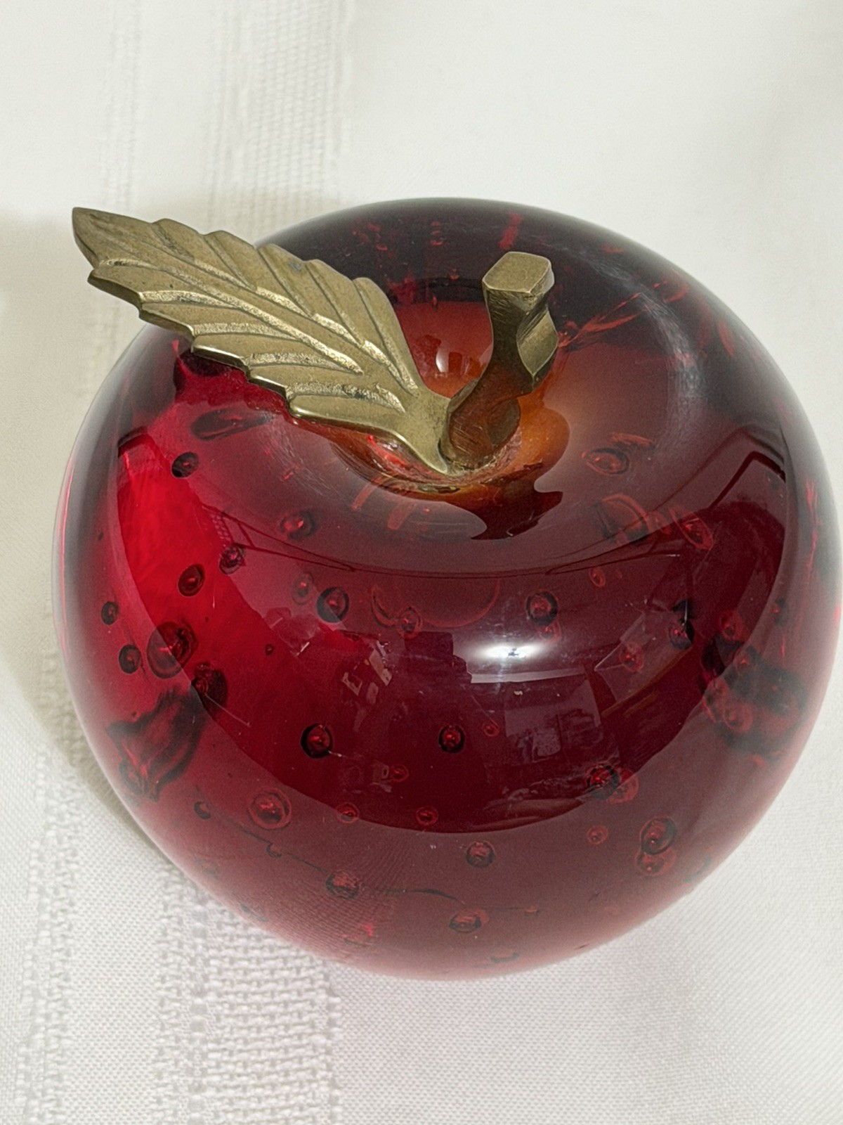 Dynasty Gallery Large Art Glass Apple Paperweight with Brass Stem 4.5″ T x 4″ W