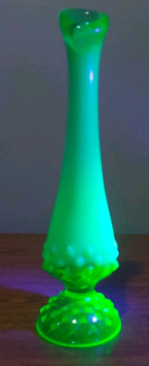 Vintage Fenton Green Opalescent Uranium Glow Hobnail Swung 3756 Bud Vase MINT