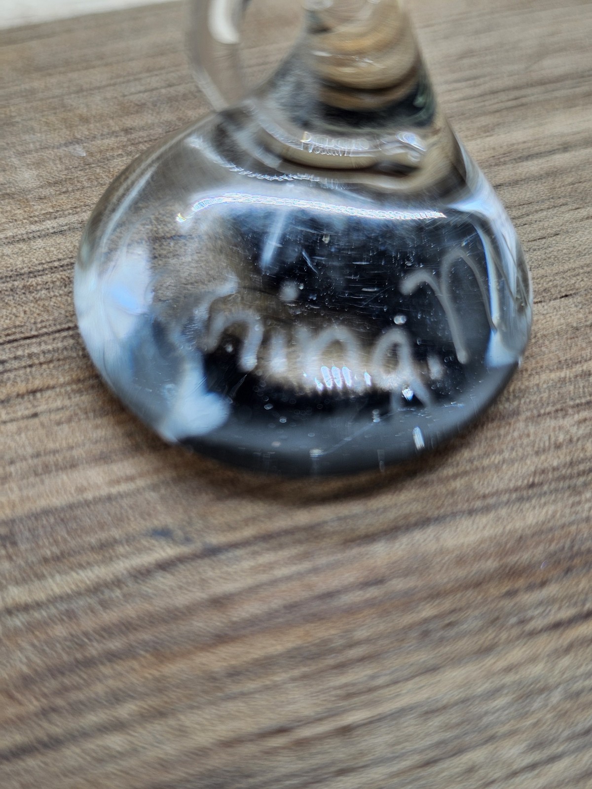 Corning Glass Corning New York Souvenir ‘Kiss’ Figurine