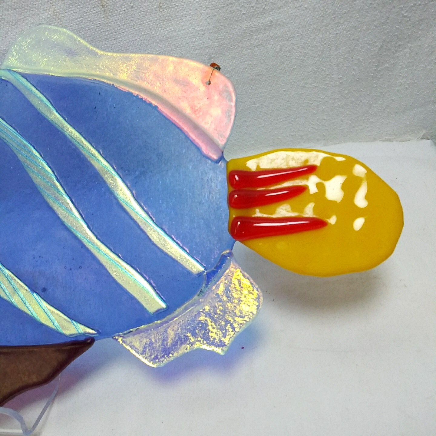 Handmade Iridescent Fused Glass Art Fish Suncatcher Window Wall Hanging 13″