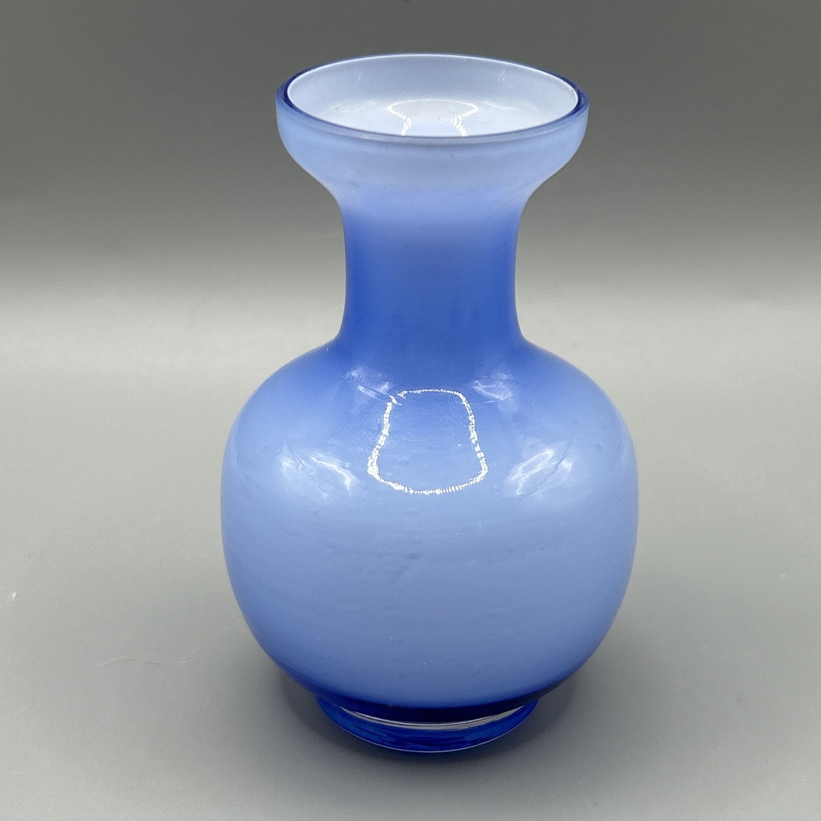 Murano-Style Cased Blown Glass Bud Vase Blue Over Cobalt 3.5” Tall x 2.25”D