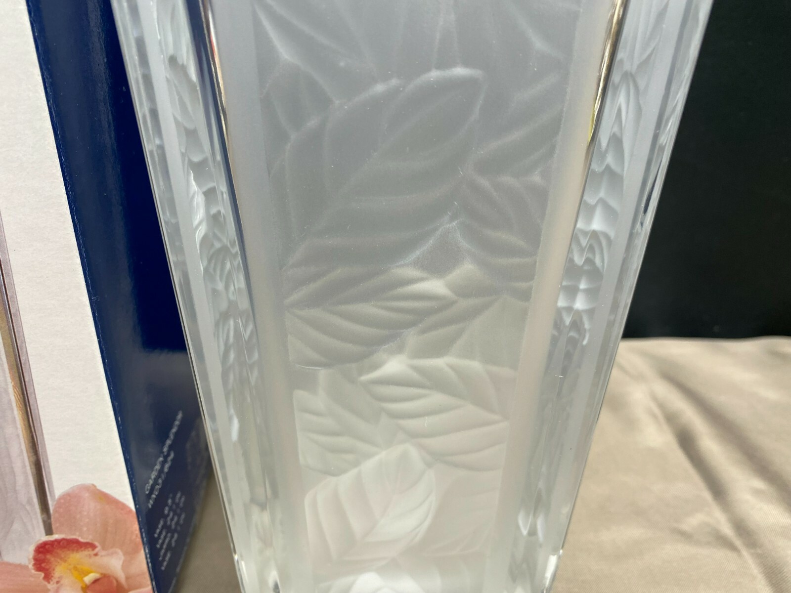 Mikasa “GARDEN SPLENDOR” Crystal Vase ~ 4″ Opening ~ 9 1/2″ Tall