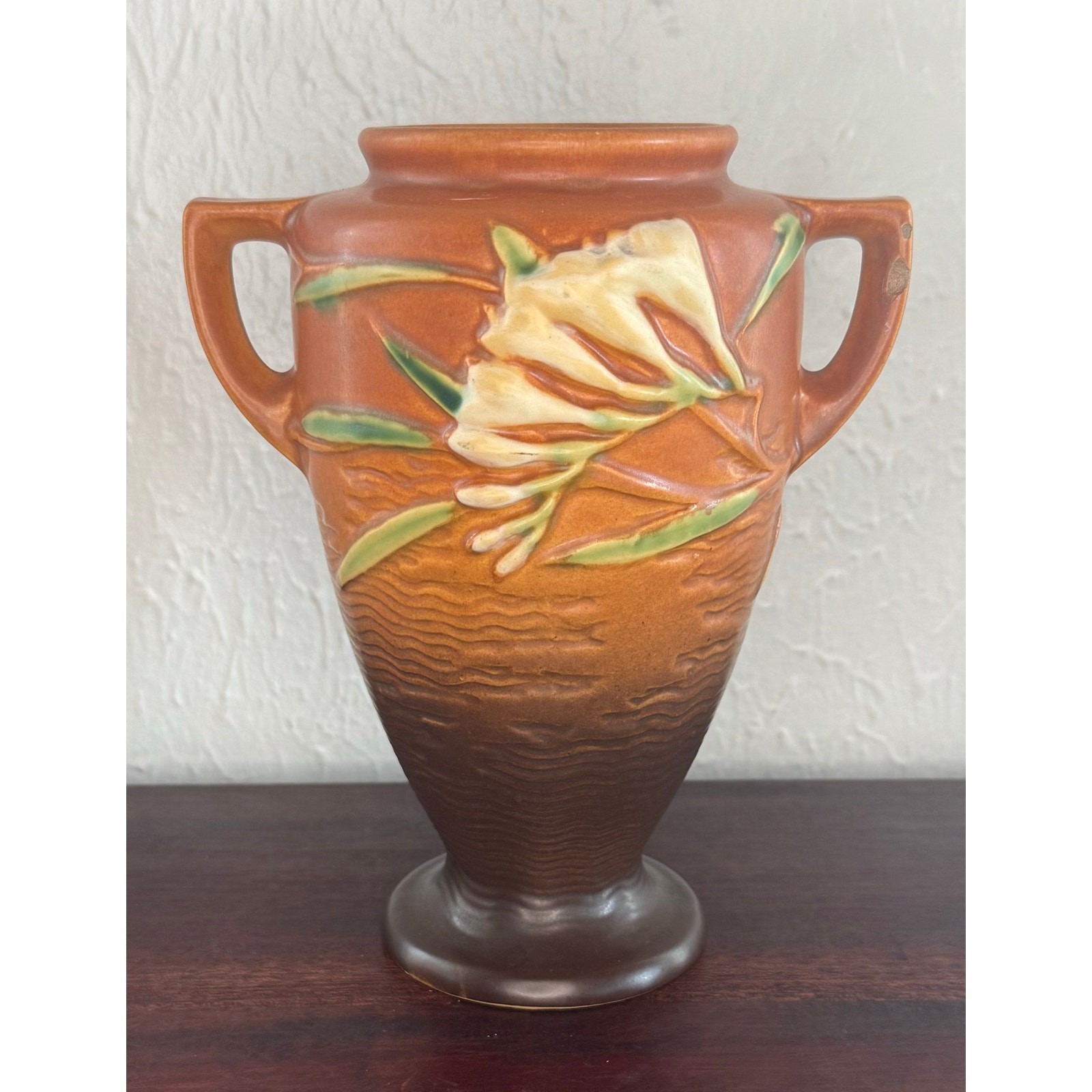 Roseville Pottery Freesia 121-8 Double Handled Vase Brown