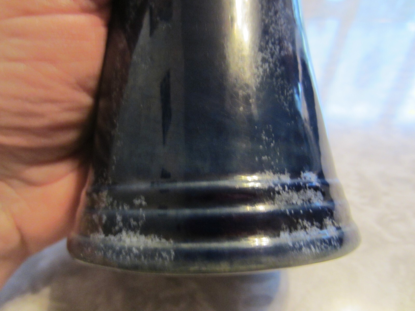 Vintage hallmarked Dakota Pottery cup/vase navy glazed ribbed top