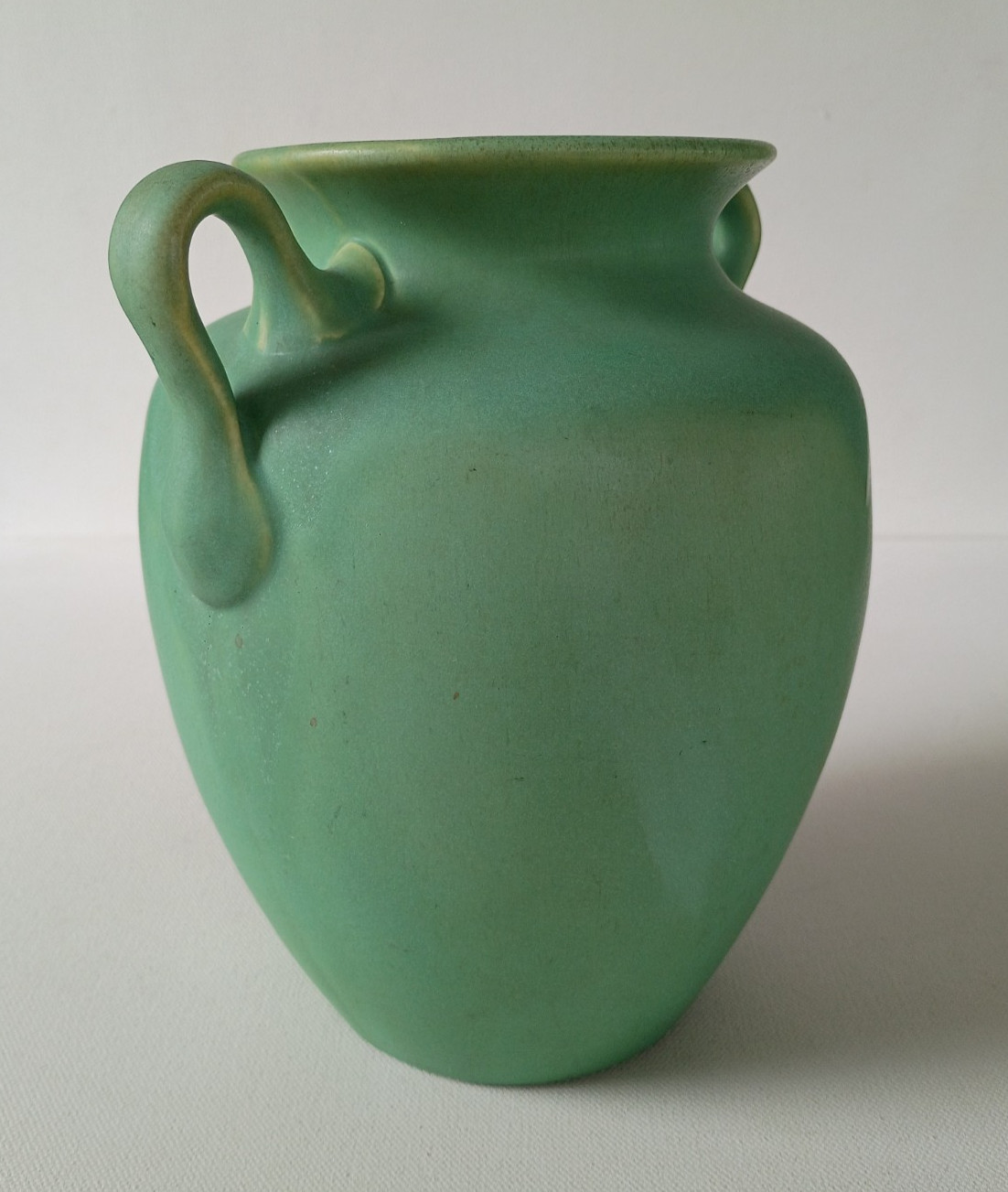 AMERICAN ARTS & CRAFTS MATTE GREEN TWO HANDLE 8″ VASE