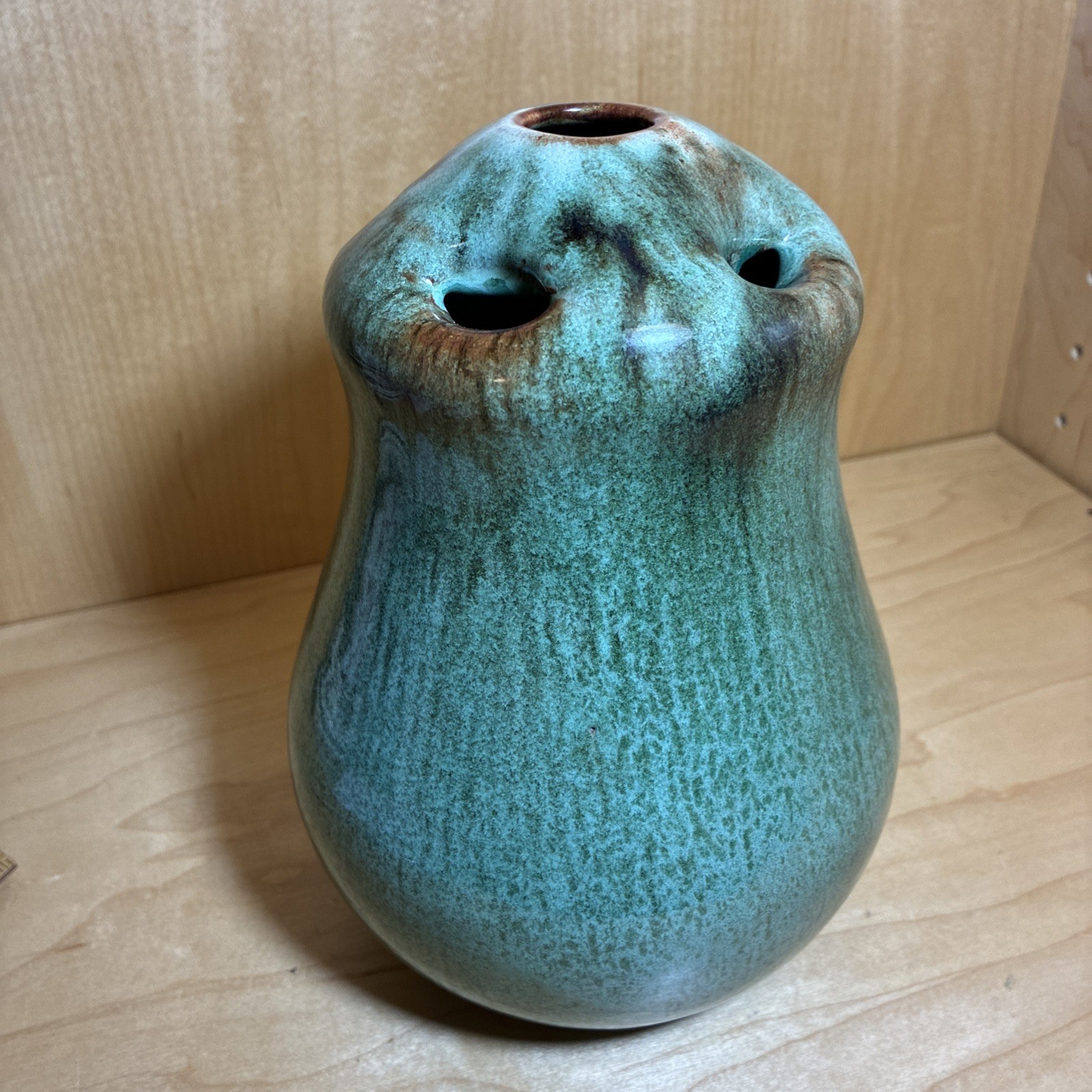 NICODEMUS ART POTTERY Vase flower frog rare
