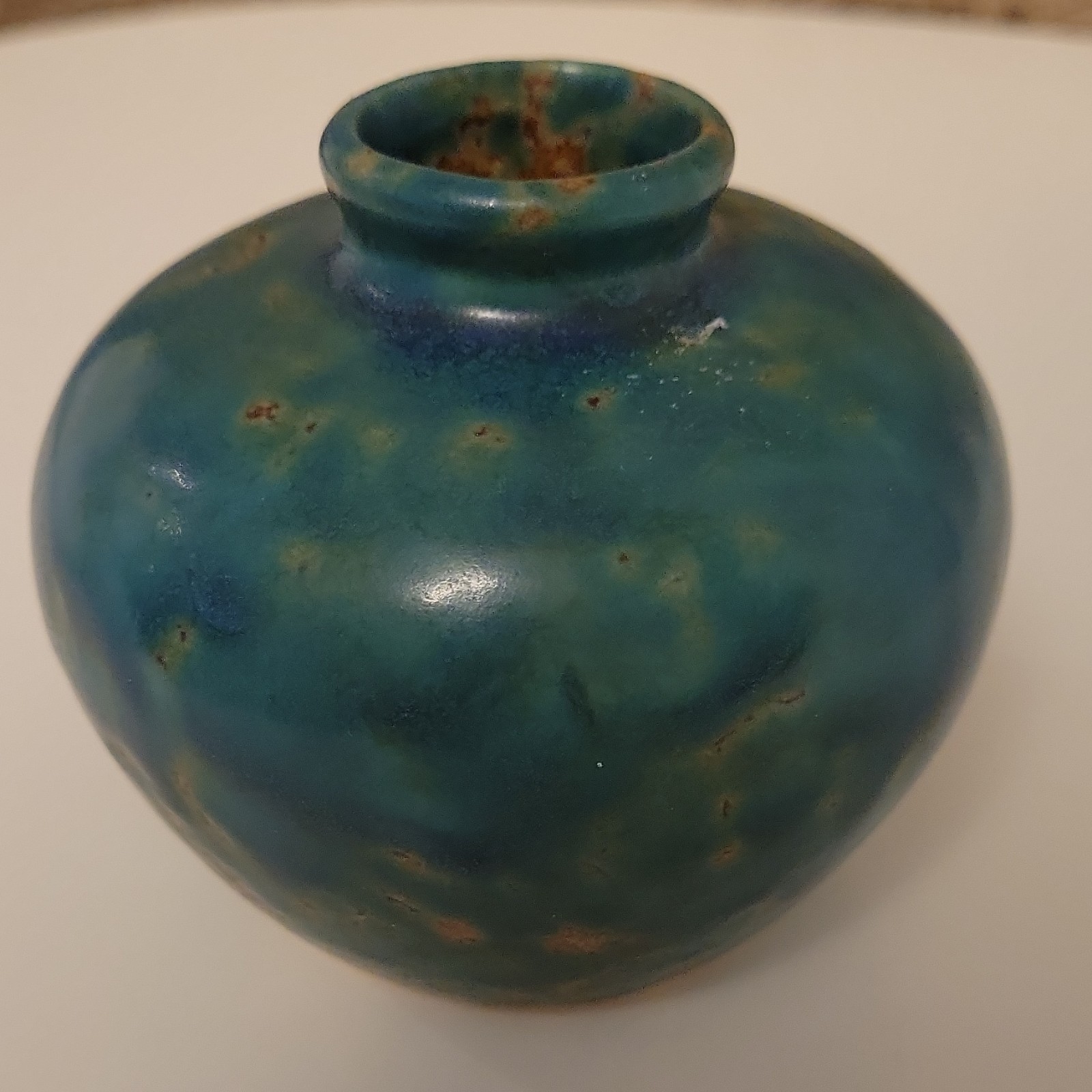 Beautiful handmade studio pottery glazed Ceramic Bud Vase Unsigned