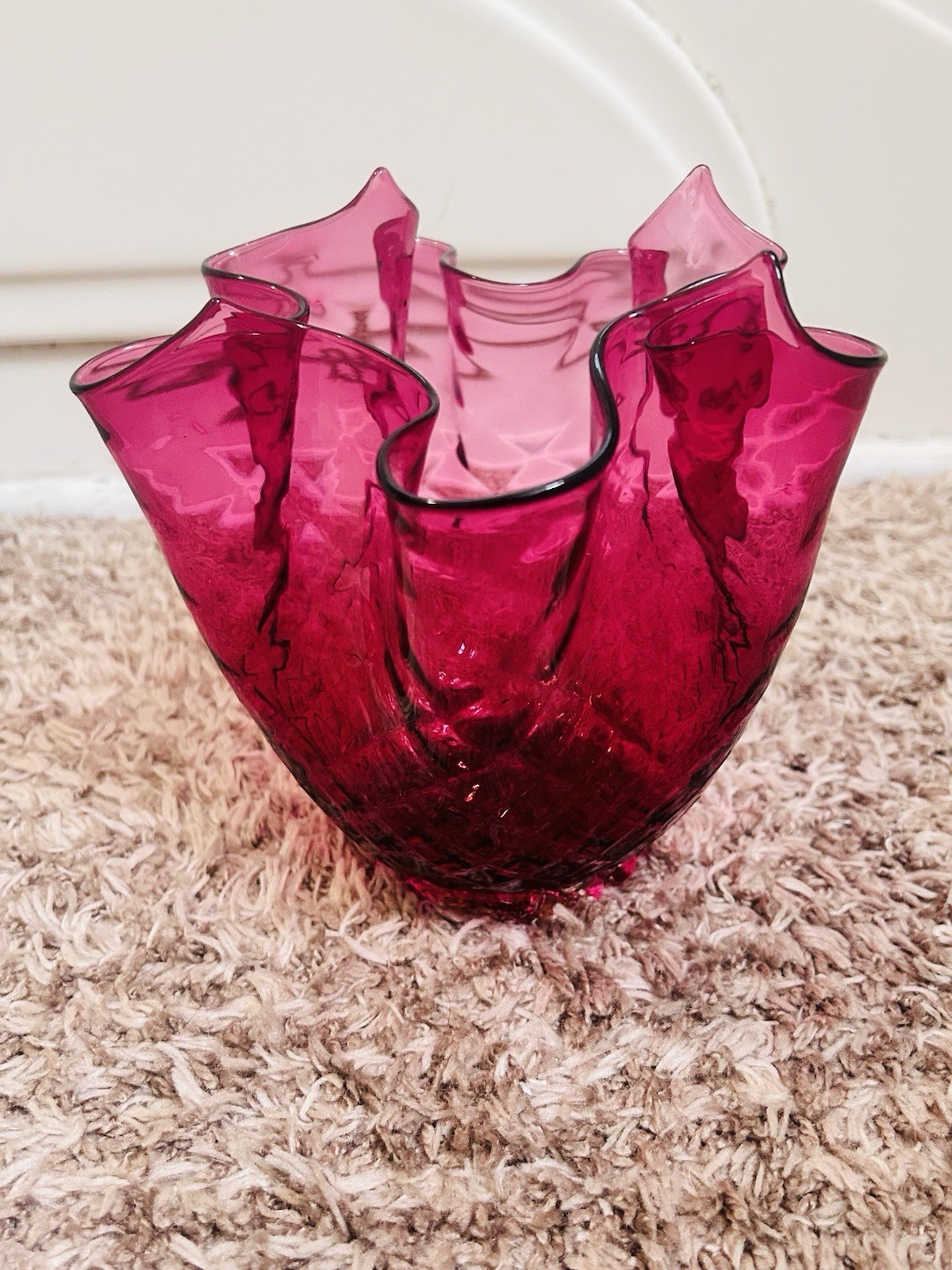 VINTAGE MURANO CRANBERRY ITALIAN ART GLASS HANDKERCHIEF VASE-DIAMOND/QUILTED