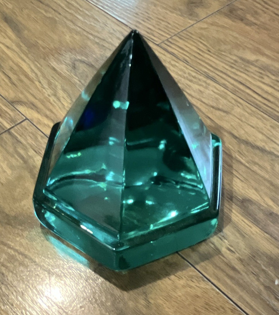 Green Faceted Glass Hexagon Pyramid Paperweight Decorative Glass Paperweight