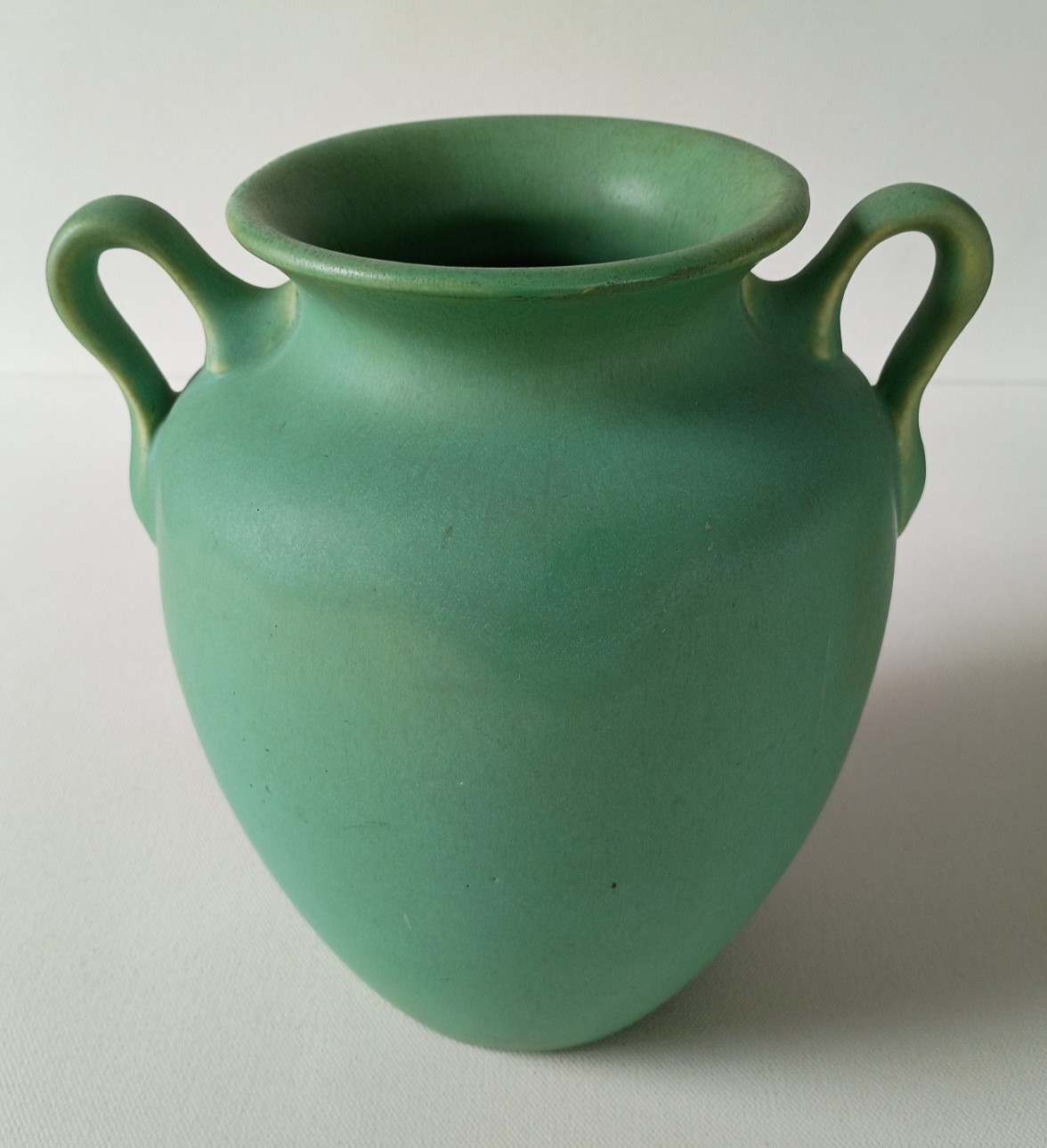 AMERICAN ARTS & CRAFTS MATTE GREEN TWO HANDLE 8″ VASE