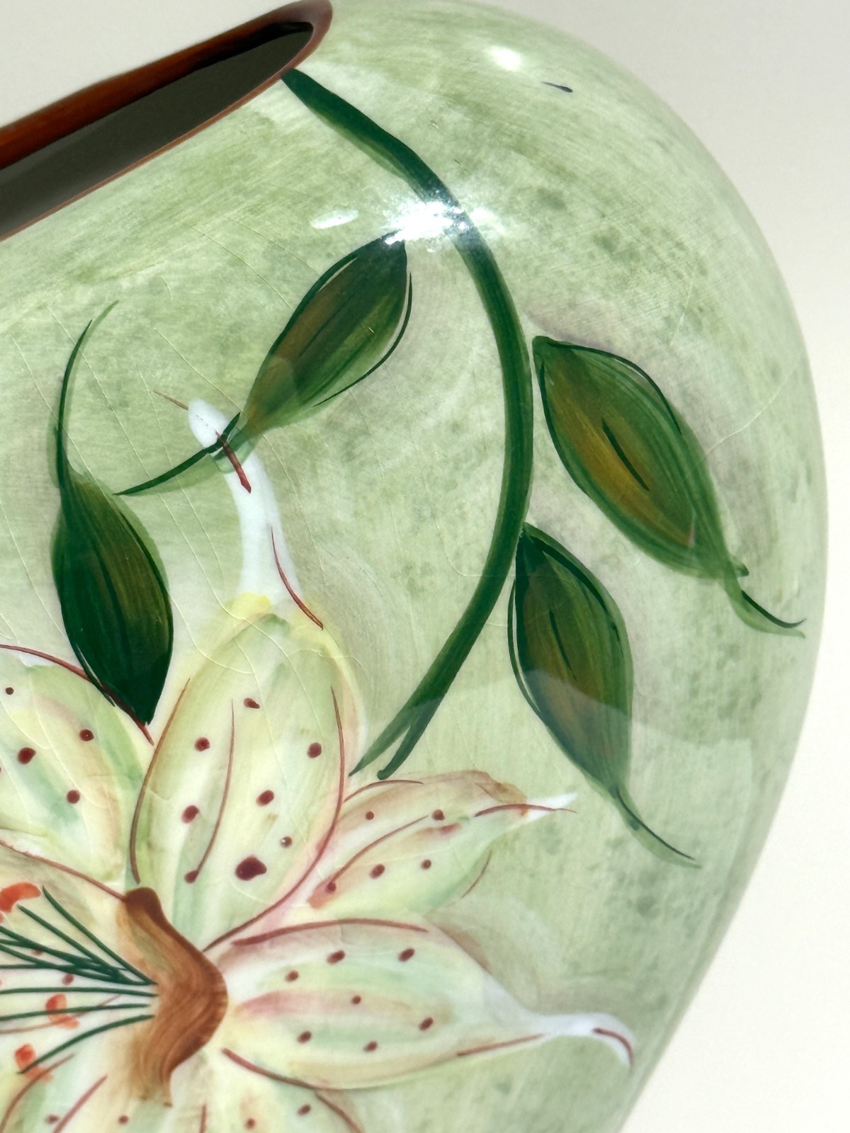 Inspirado Stonelite Tall Heart Shaped Hand Painted Vase with Tiger Lilies #609