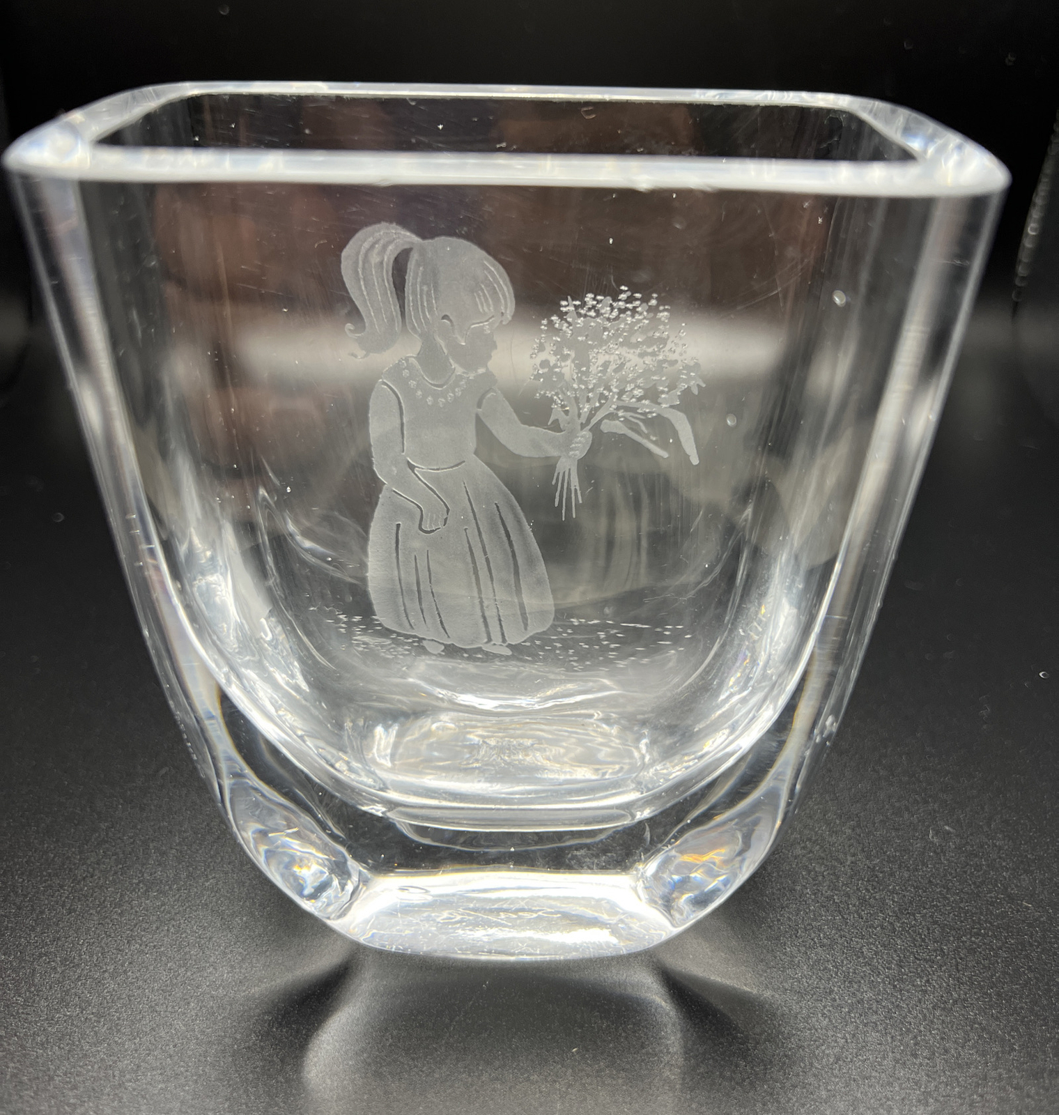 SEA Of Sweden Crystal glass Vase Etched GIRL WITH BOUQUET Signed RS Rune Strand