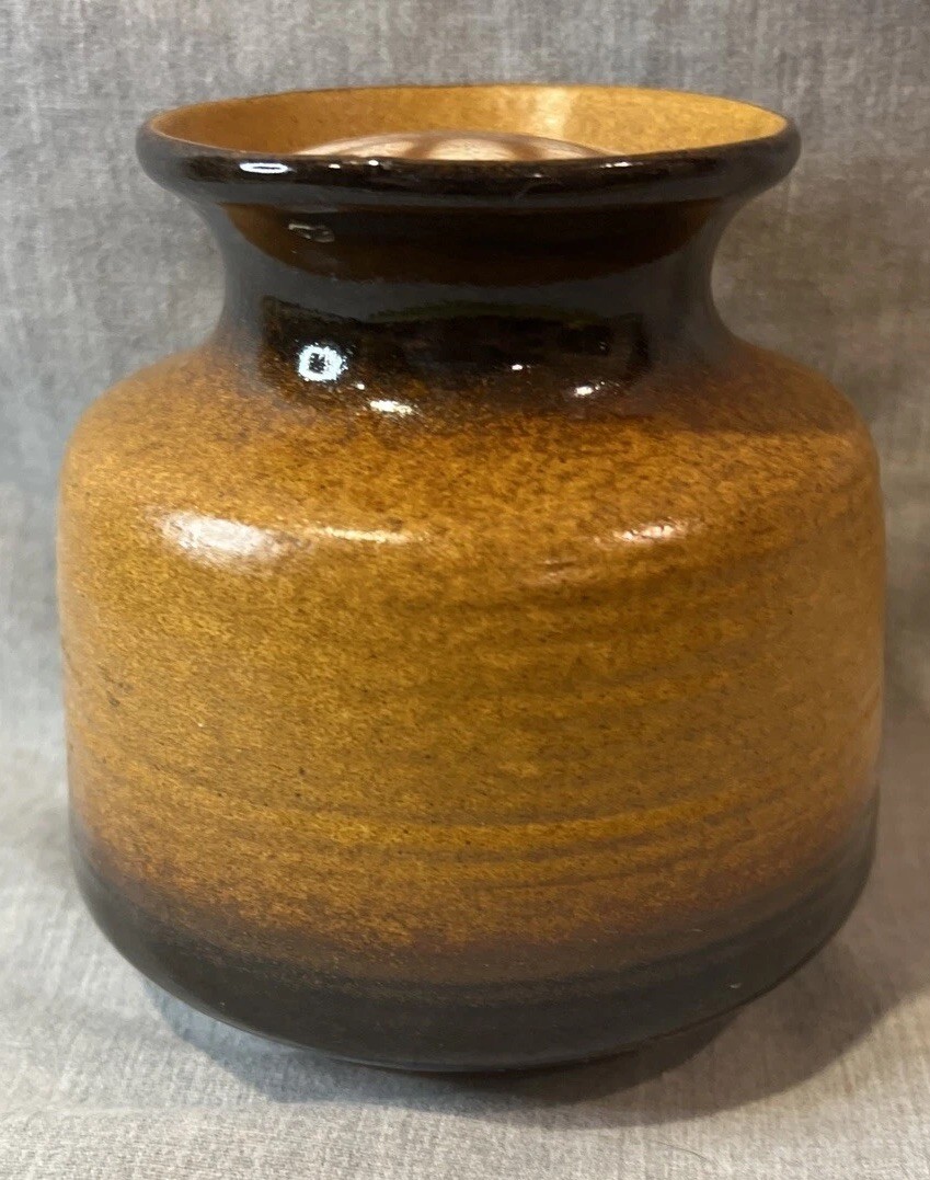 RARE VINTAGE MID CENTURY PIC P/C USA POTTERY BUD VASE WITH DECORATIVE LID