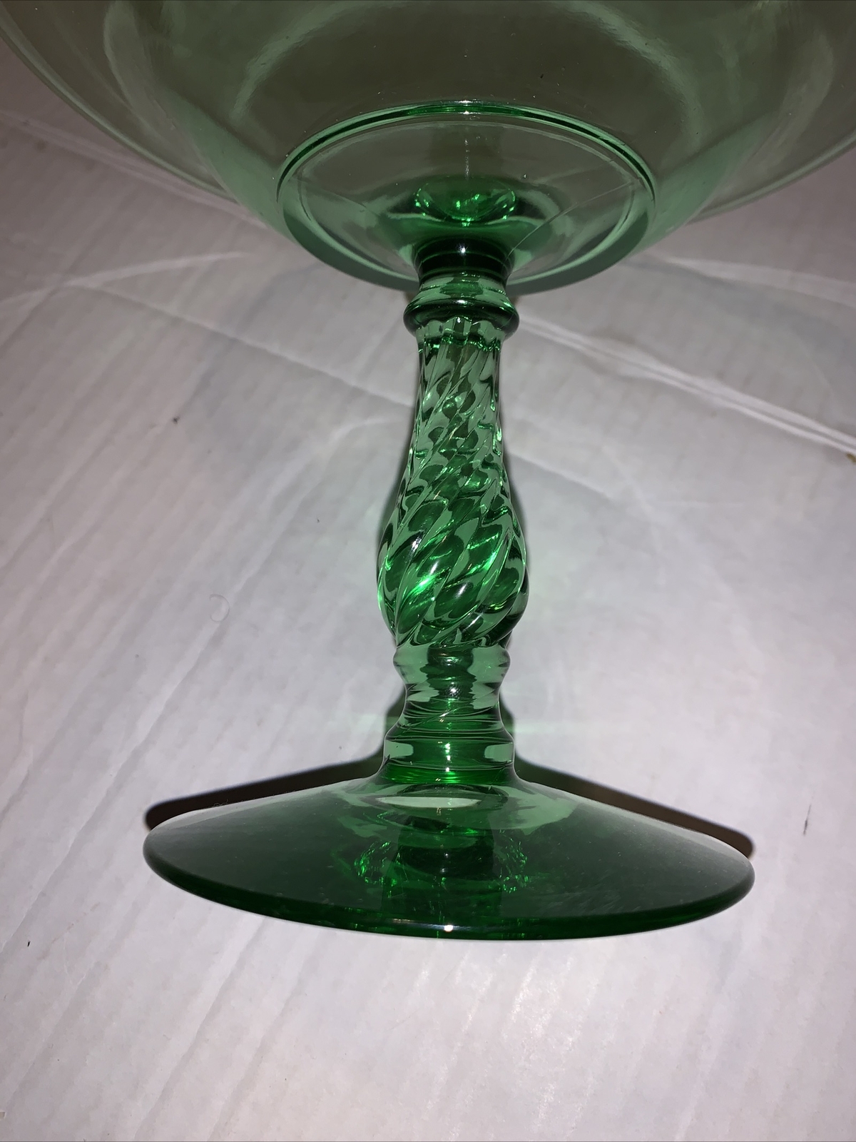 FOSTORIA GLASS CO. FAIRFAX GREEN #2327 7-3/8″ DIAMETER TWIST STEM TALL Compote