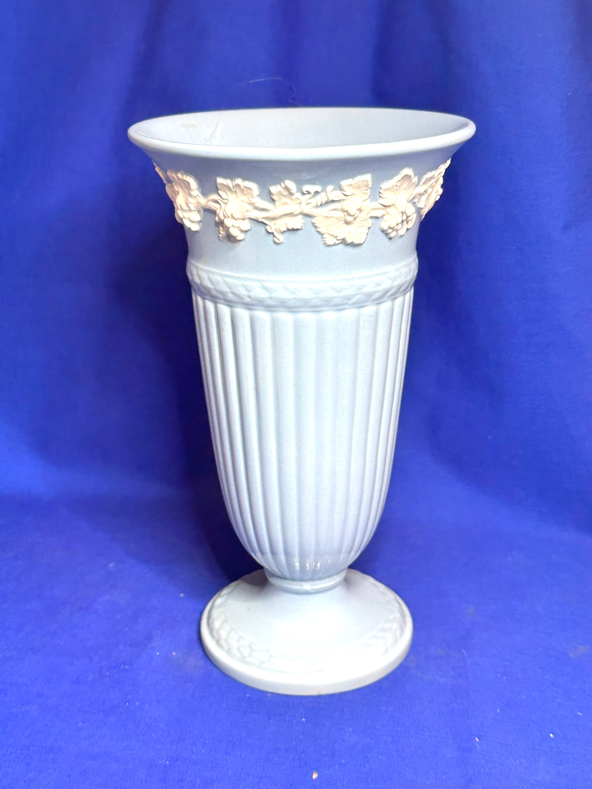 Wedgwood China cream on lavender plain edge Queens Ware medium vase