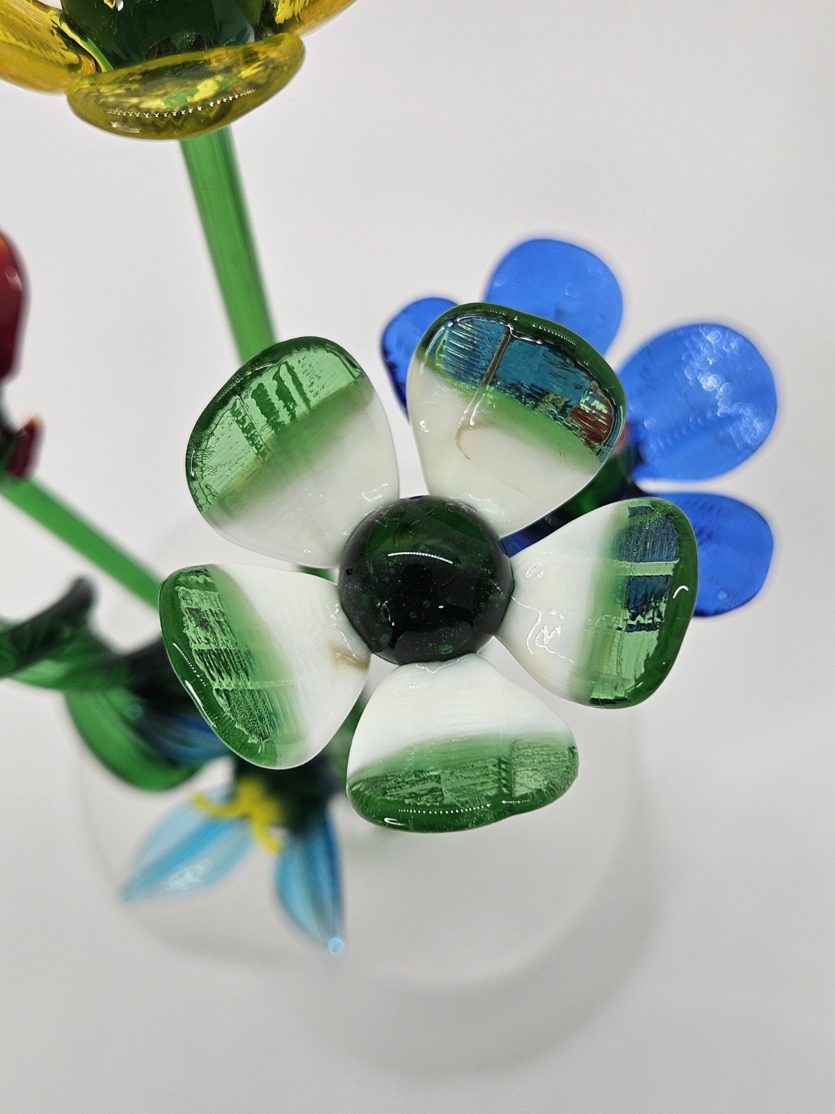 Art Glass Flowers & Leaf Bouquet Jack In The Pulpit Vase 6-7 3/4″ Fused 6 Pieces