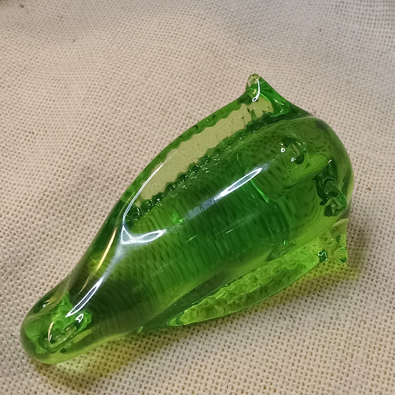 Green Art Glass Penguin Paperweight Figurine Hand Blown Decorative