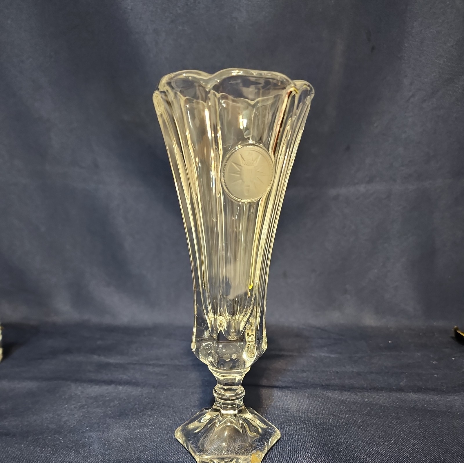 Fostoria Coin Clear Glass Vase, 1887 Eagle, Liberty Bell and Torch 10″ X 3.5″