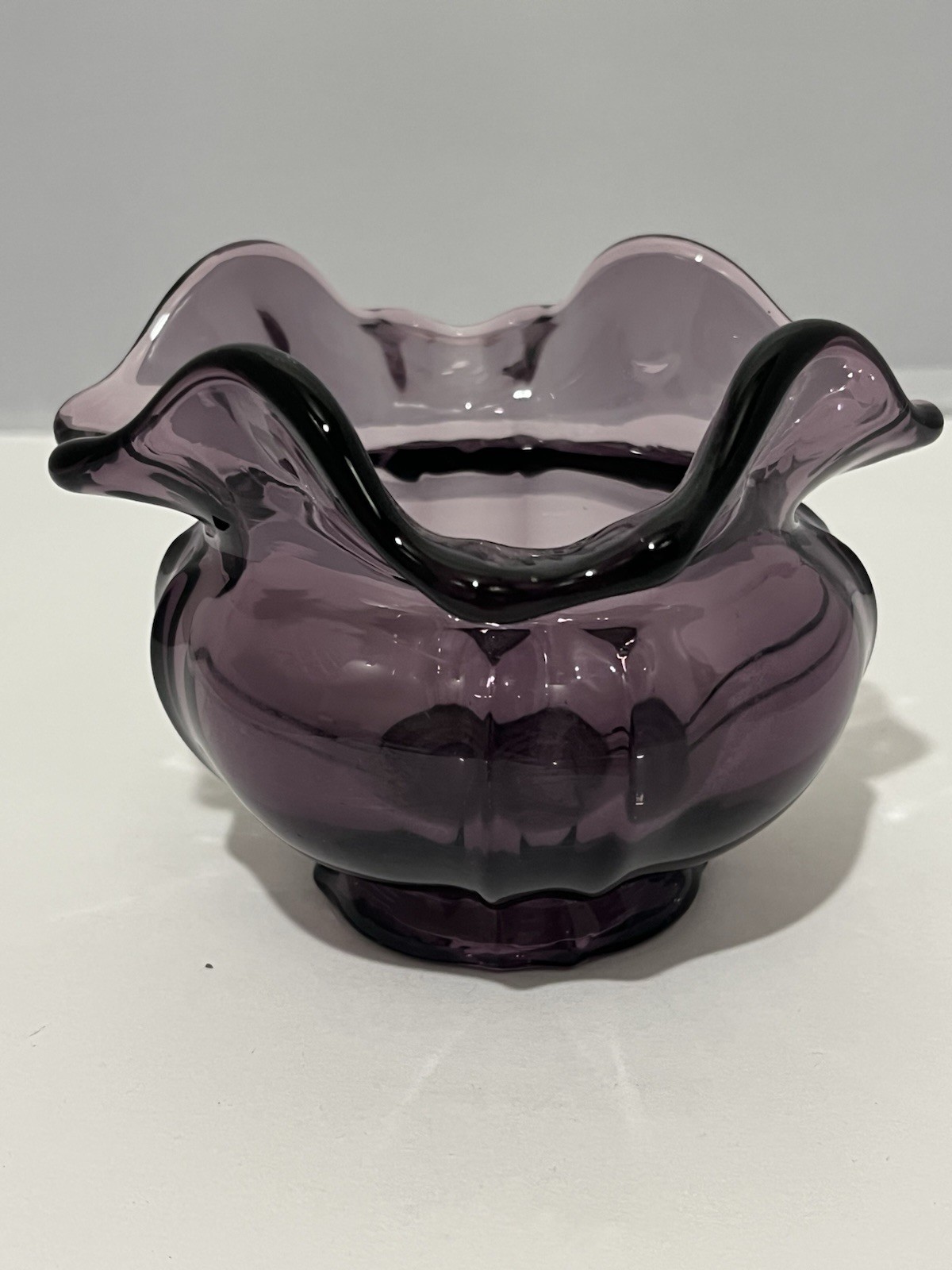 VTG Fenton Royal Purple Amethyst Ruffled Edge Glass Rose Bowl Vase 3.25″ Tall