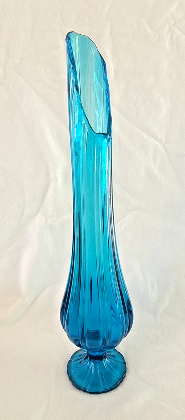 L E Smith Swung Glass Vase Peacock Blue Ribbed Pedestal 19″ MCM Bluenique