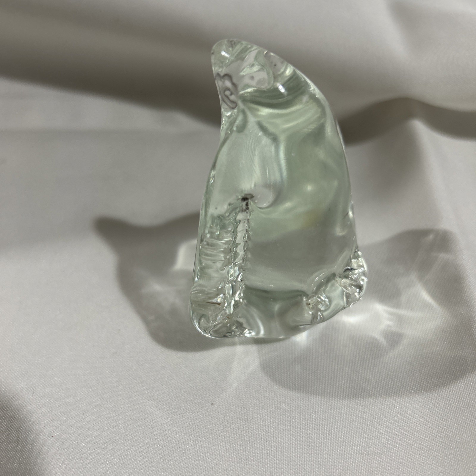 PAPERWEIGHT US Commemorative Fine Art Gallery Glass Clear Figural Penguin