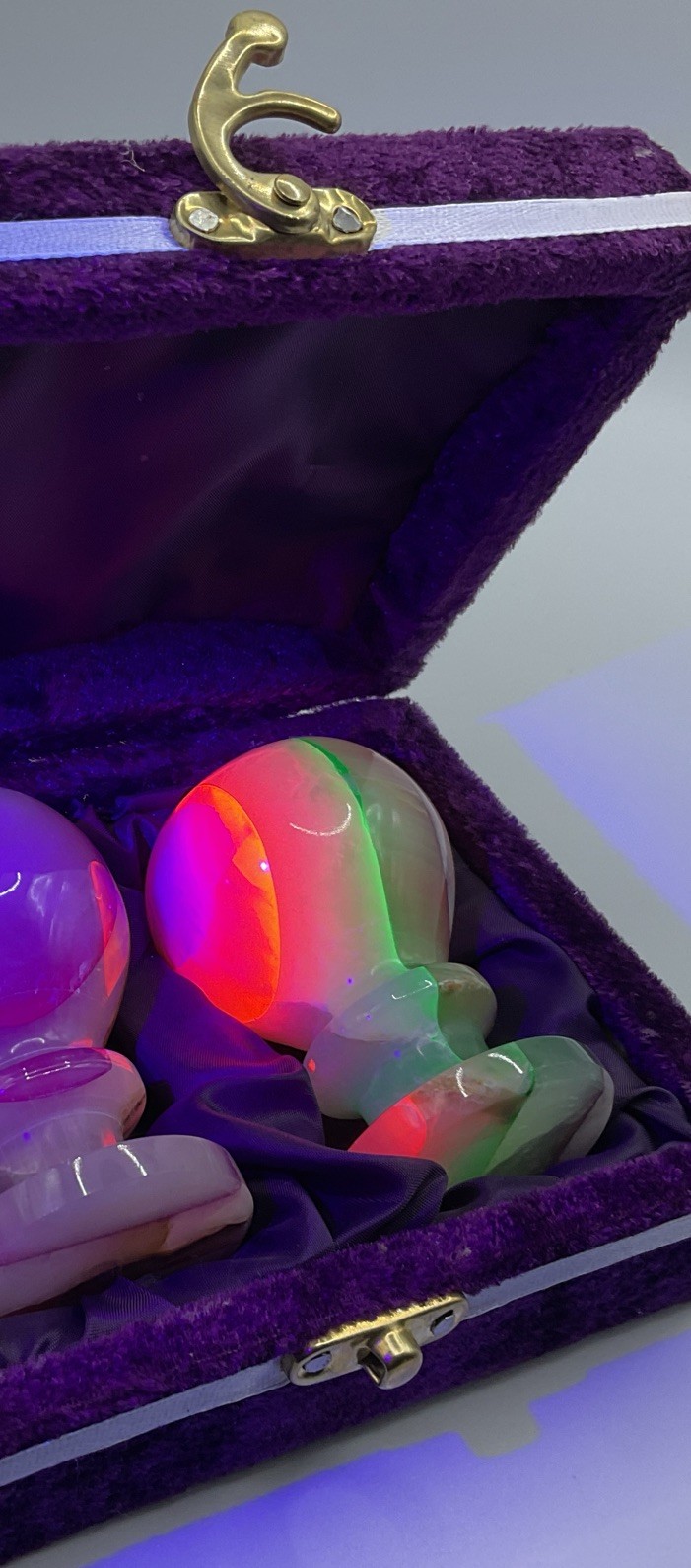 Pair MINI Opaline Art GLASS GOBLETS UV Reactive Uranium Cadmium Glow Boxed 3”