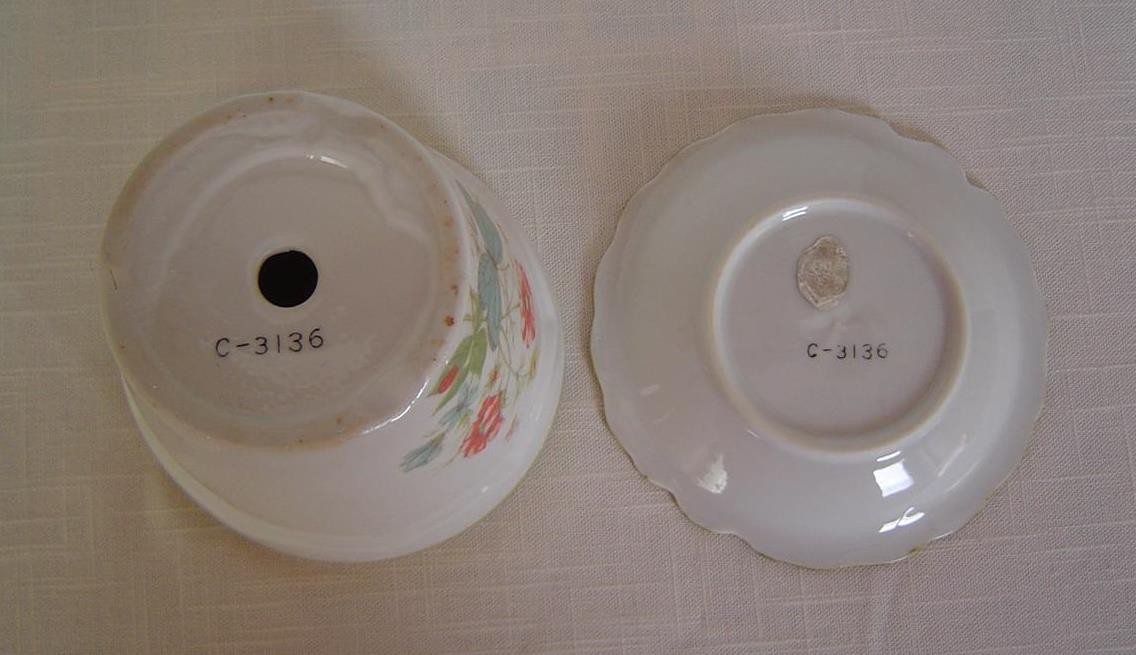 Vtg Stoneware Flowerpot w Saucer WILD FLOWERS & BUTTERFLY 4″ T Numbered # C-3136