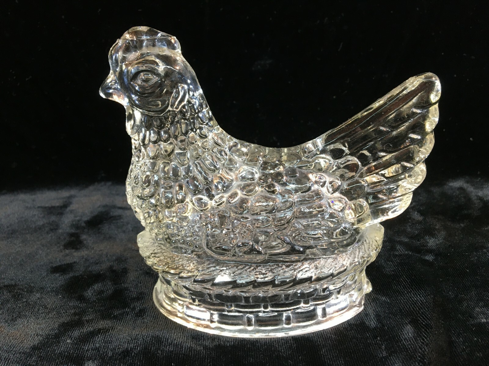 Antique Jeannette Clear Glass One Piece Hen on a Nest Decor