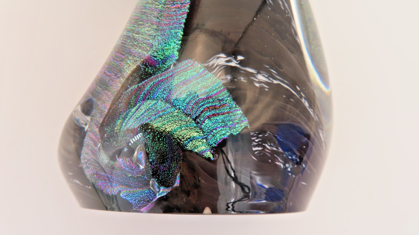 Scott Hartley Art Glass Sculpture Dichroic Peacock Feather Artist Signed 14.5″H