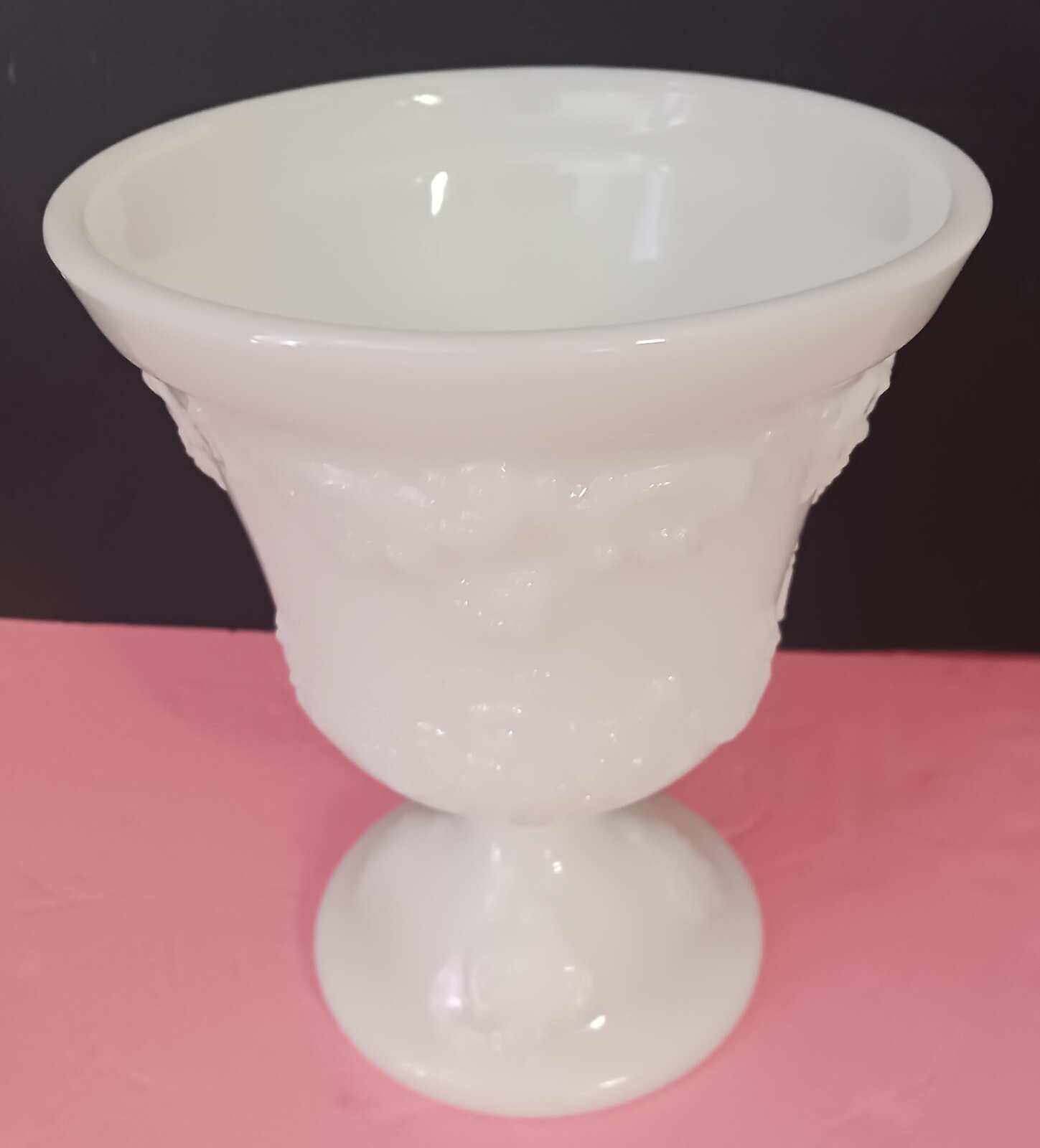 Vintage E O BRODY Milk Glass Footed VASE/COMPOTE M4300 Planter Urn 7”x5.75”x4”