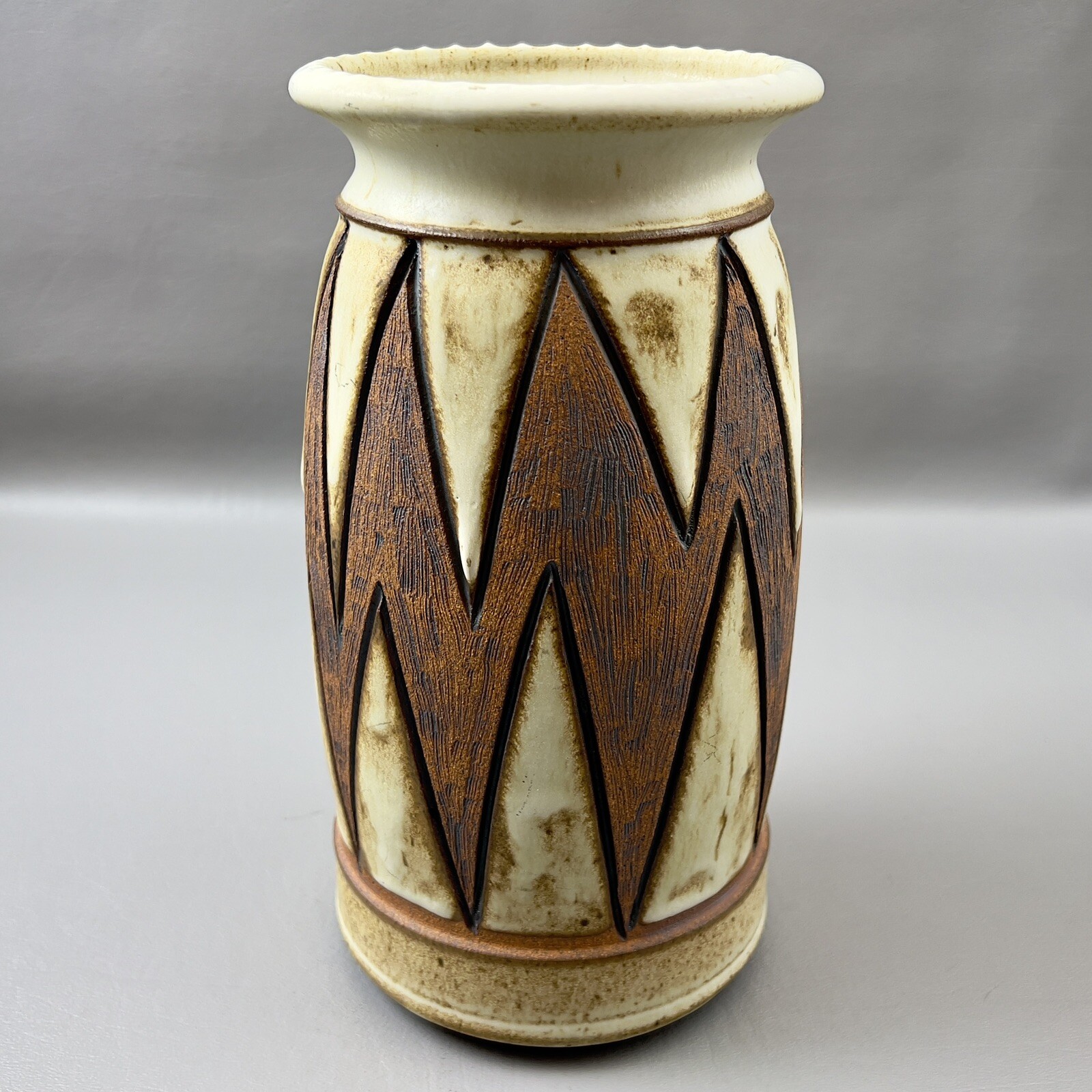 Vintage Art Pottery 9″ Vase Planter Southwestern Signed Cream Brown Chevron