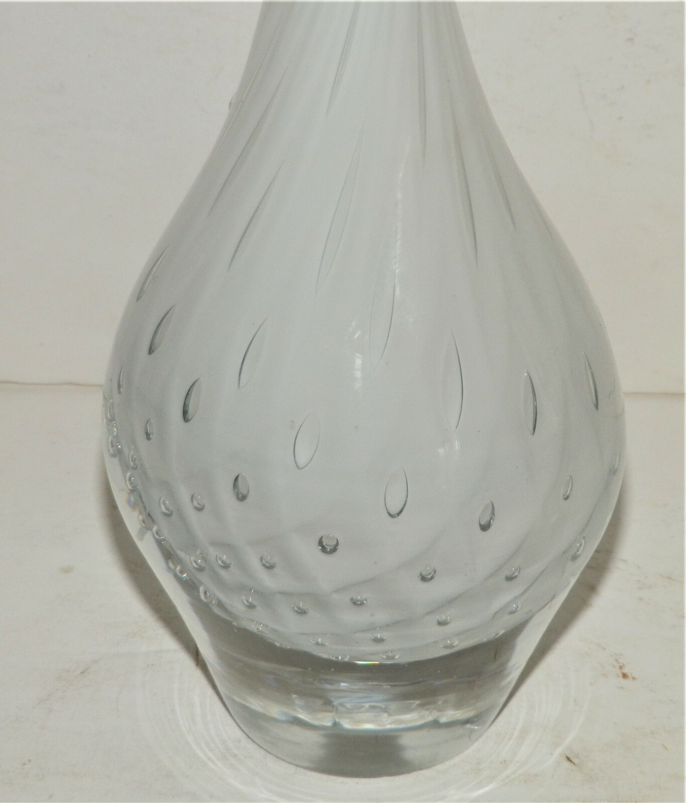 Handblown Bud Vase White/Clear Art Glass Controlled Bubbles Italy 10″