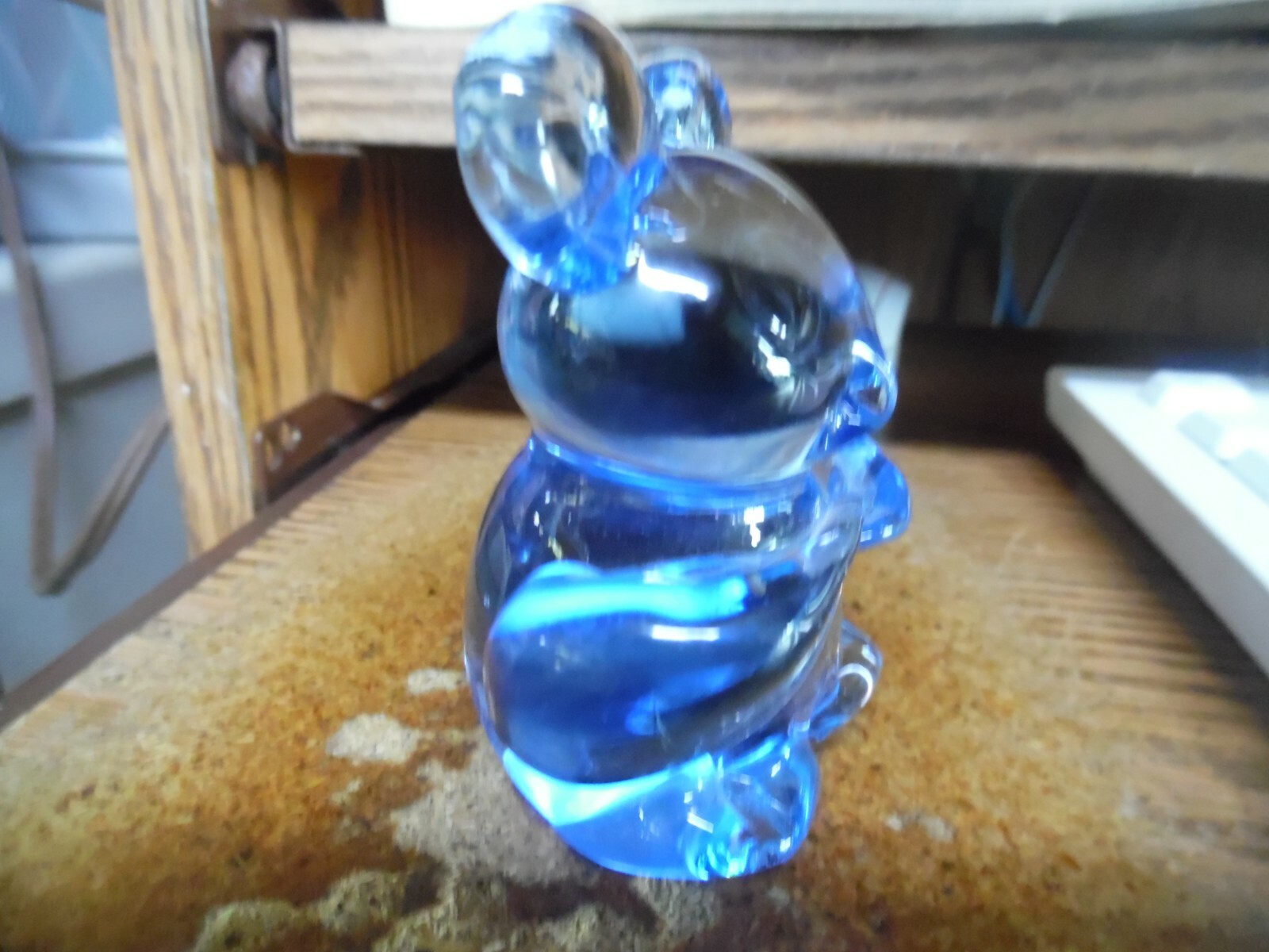 Vintage United States commemorative fine art gallery- blue glass bear 3.5″