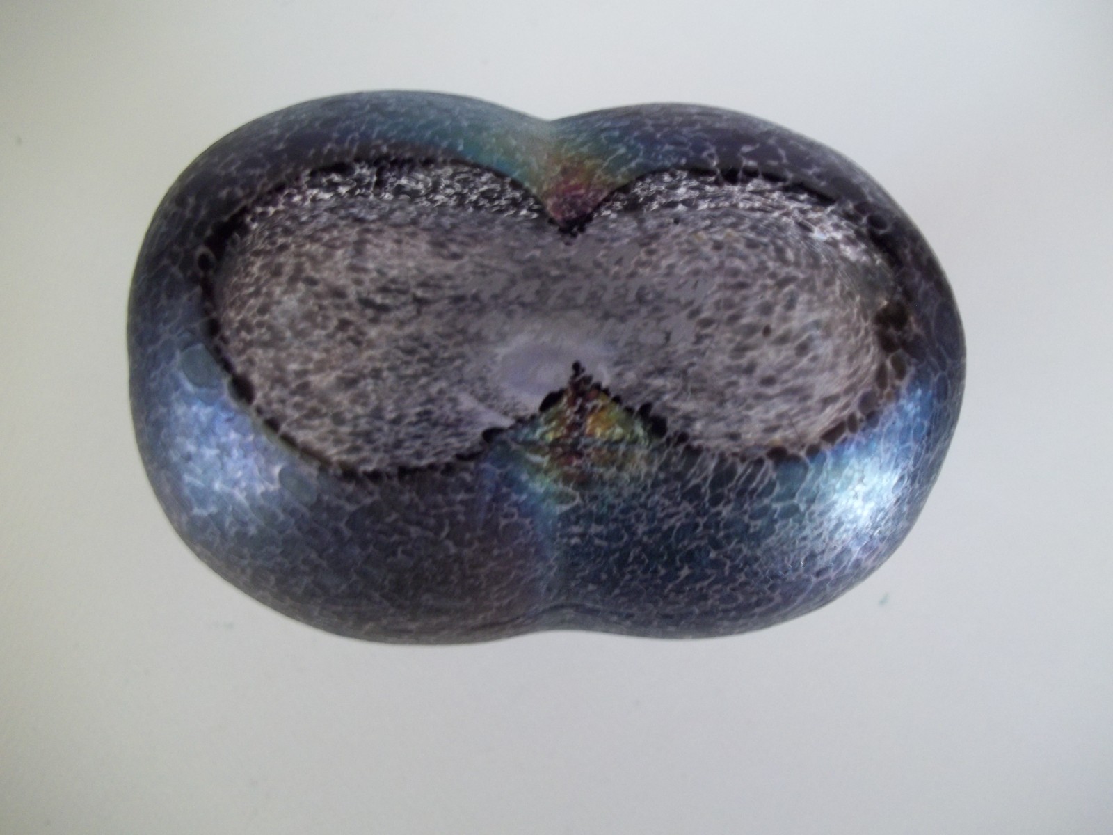 Bertil Vallien Blown Iridescent Glass Vase Kosta Boda Afors Sweden 3.50 x 3.50