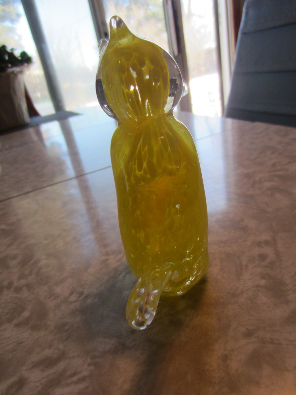 VTG art glass cat paperweight Unbranded clear/yellow colors