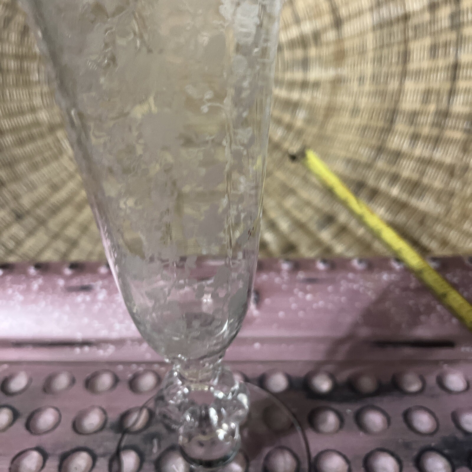 CAMBRIDGE GLASS ROSE POINT CRYSTAL #1233 10″ KEYHOLE FOOTED BLOWN ETCHED VASE