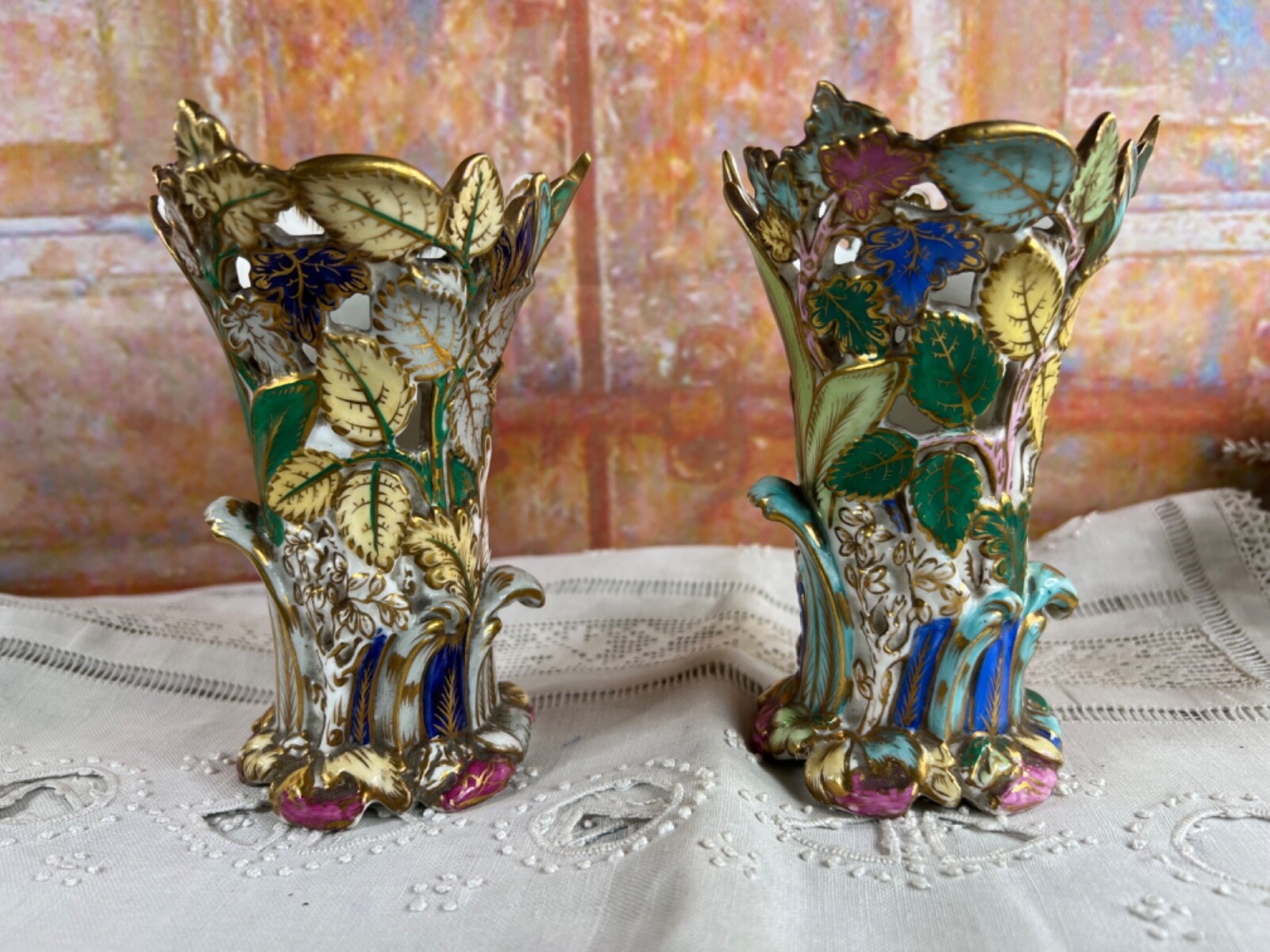 Pair of English Openwork Vases – Polychrome Porcelain – WT / IR & Co – 14cm
