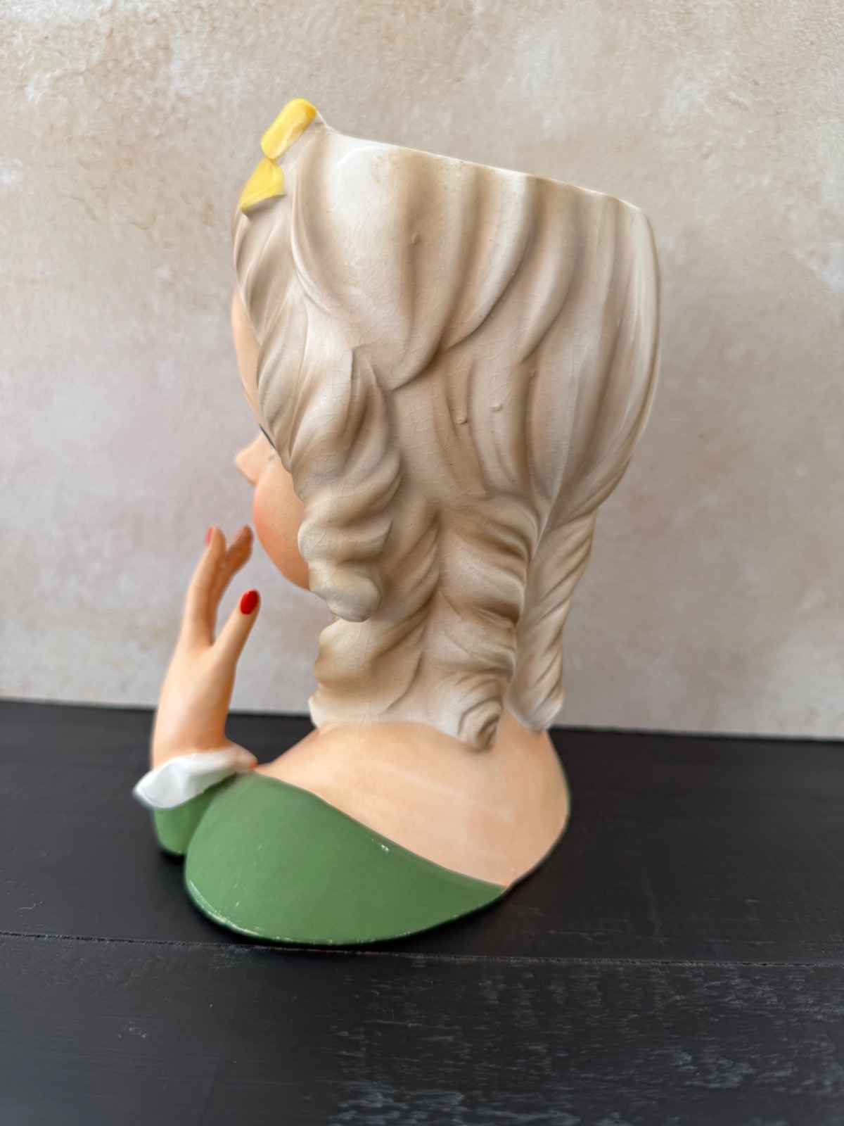 VINTAGE LADY HEAD VASE INARCO BLONDE HEART NECKLACE GREEN/YELLOW 7”