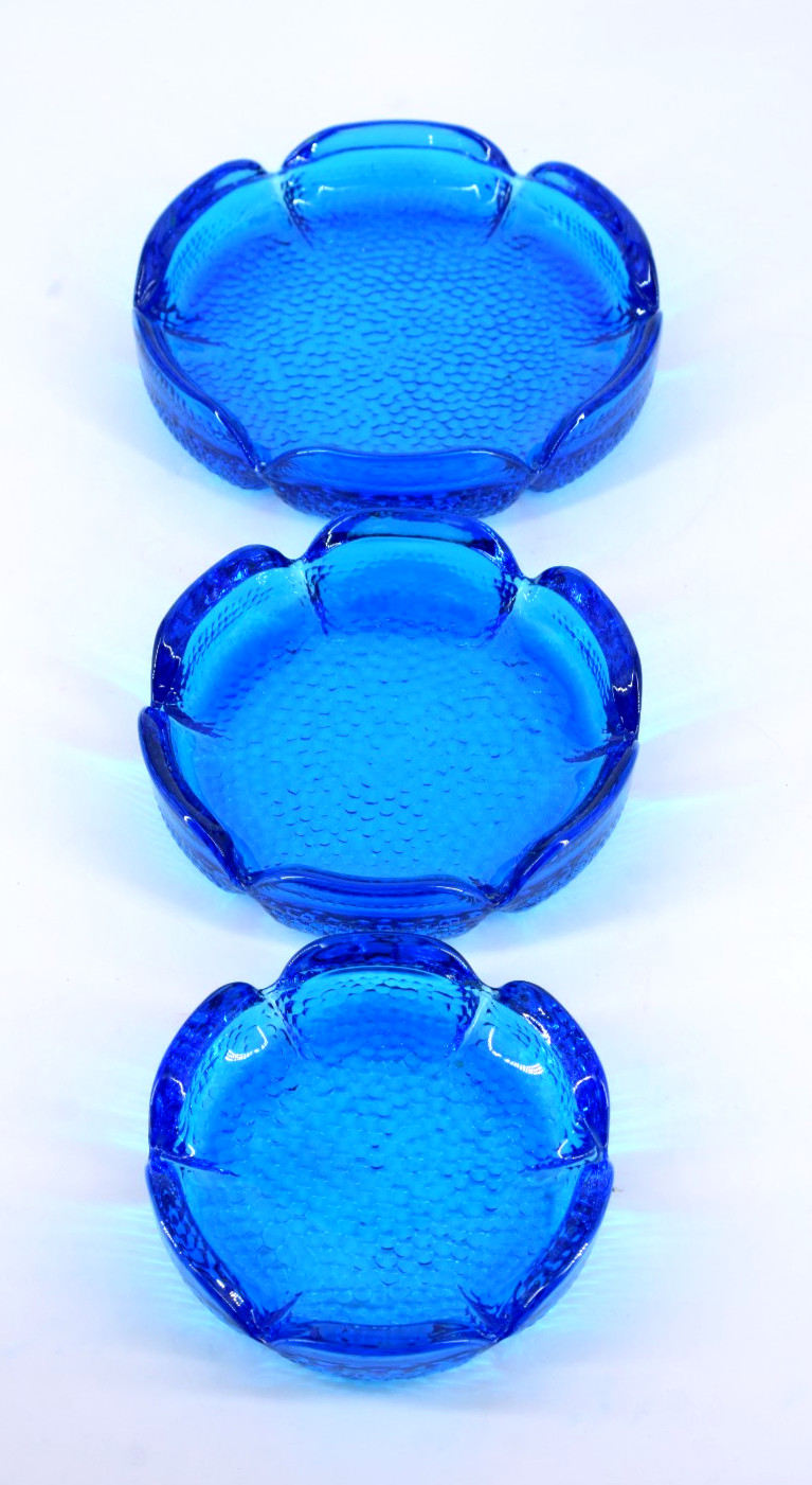 VTG Blenko Lotus Flower Ashtrays Set of 3 Turquoise Pebble Bottom Scalloped Edge