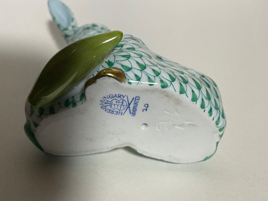 HEREND Two Rabbits Corn Green Porcelain Pottery Handprinted Glossy Fishnet