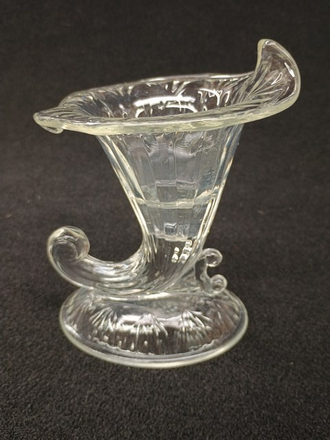 Ming Crystal Cornucopia Candleholder Fenton 1936 5 3/4″ tall CLRB150
