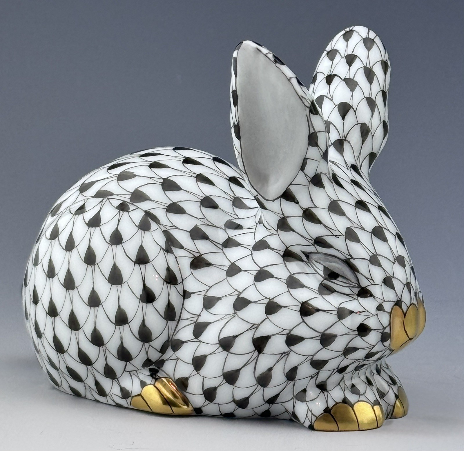🦋 MINT HEREND Sleepy Bunny Rabbit Black Fishnet Figurine ($500 Retail)