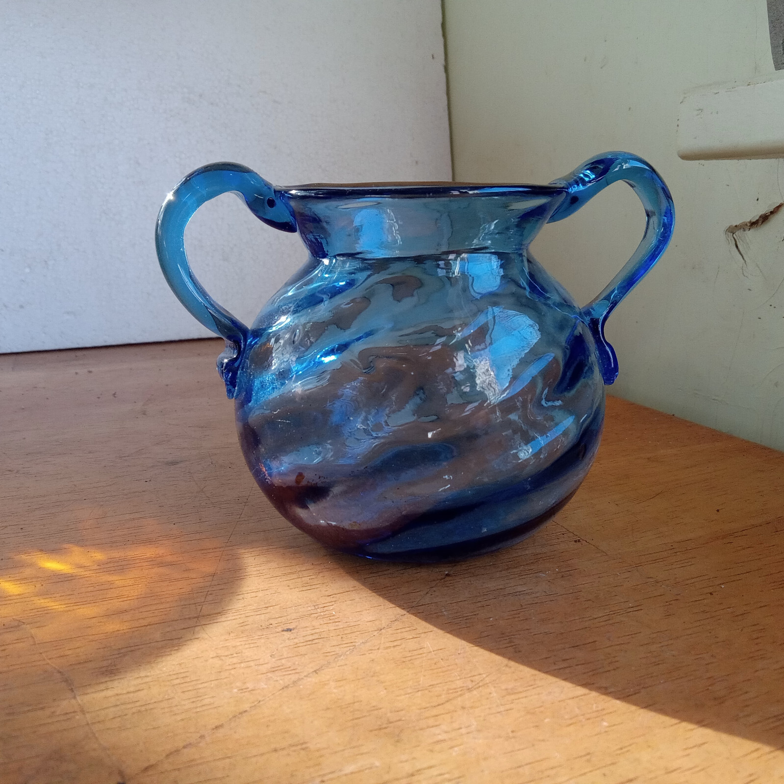 OPEN PONTIL BLUE SWIRLED PATTERN MOLD BLOWN BOWL VASE WITH CRUDE APPLIED HANDLES