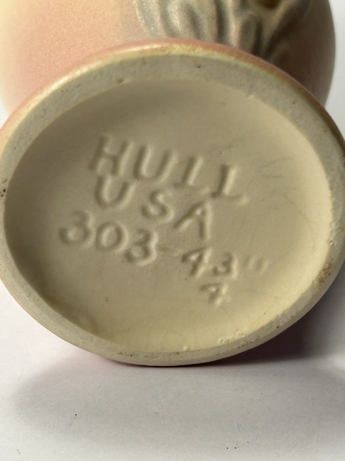 Hull Pottery Orchid Vase 4.75 inches tall 3 inches wide
